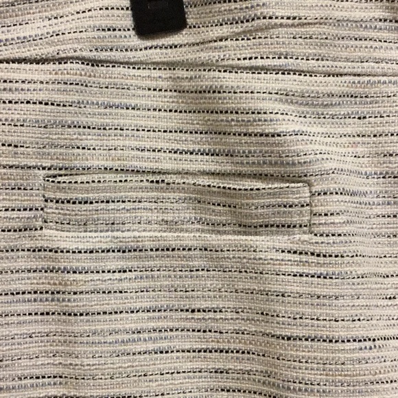 NWT LOFT, Sz.14 mini skirt, cream with black and blue accent - Picture 4 of 6